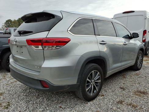 Used 2017 Toyota Highlander XLE image 4