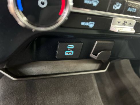 Used 2024 Ford F150 XLT AWD/4WD image 30