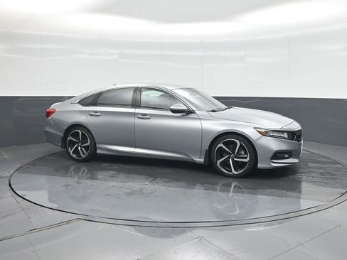 Used 2019 Honda Accord Sport image 11