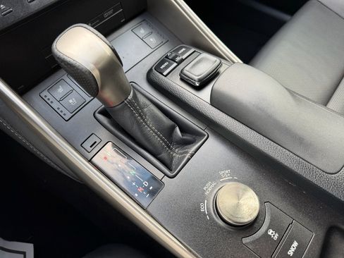 Used 2016 Lexus IS 350 AWD image 17