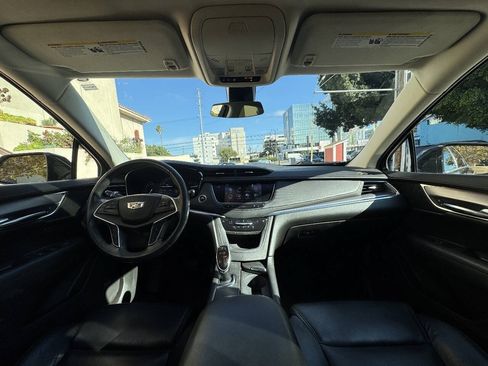 Used 2017 Cadillac XT5 Luxury w/ Driver Awareness Package FWD image 28