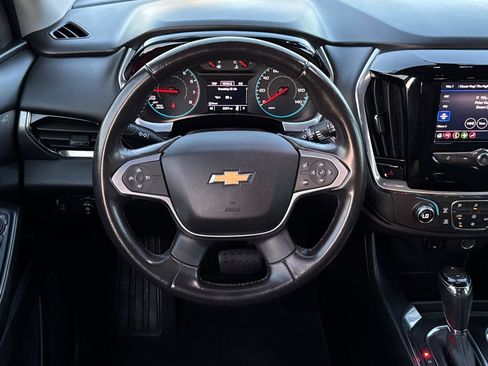 Used 2020 Chevrolet Traverse LT w/ LPO, Black Accent Package image 16