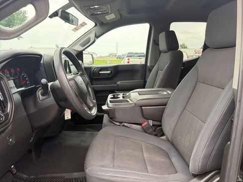 Used 2019 Chevrolet Silverado 1500 Custom Trail Boss w/ Custom Convenience Package AWD/4WD image 18