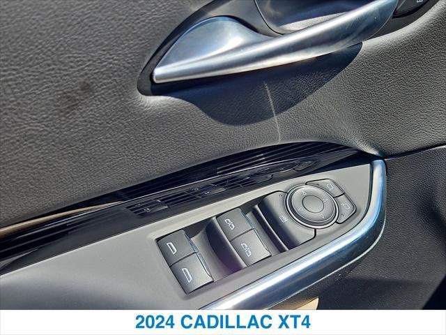 Used 2024 Cadillac XT4 Luxury w/ Cold Weather Package FWD image 13