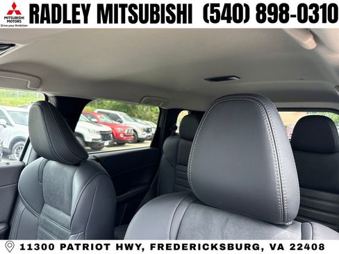 New 2026 Mitsubishi Outlander SE image 2