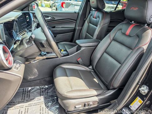 Used 2025 Chevrolet Trax RS w/ Driver Confidence Package FWD image 9