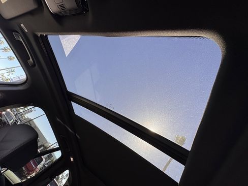 Used 2024 BMW X5 xDrive50e w/ Parking Assistance Package image 21