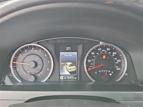 Used 2015 Toyota Camry SE image 19