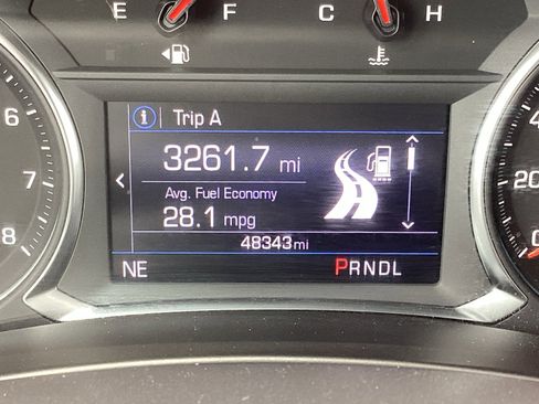 Used 2024 Chevrolet Equinox LT AWD/4WD image 3