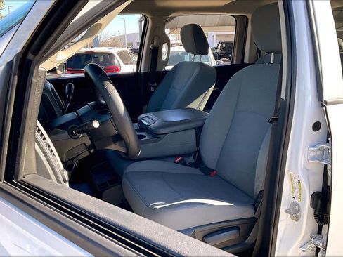 Used 2018 RAM 2500 Tradesman w/ Chrome Appearance Group image 7