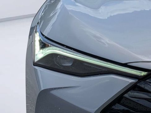 Certified 2025 Acura ADX FWD image 9