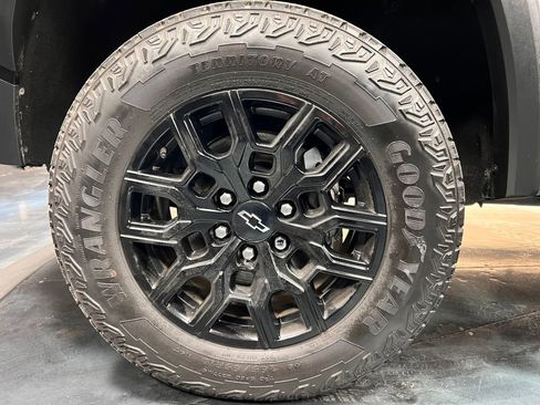 Used 2023 Chevrolet Colorado Trail Boss image 21