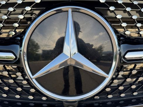 Used 2022 Mercedes-Benz GLC 300 4MATIC Coupe image 23