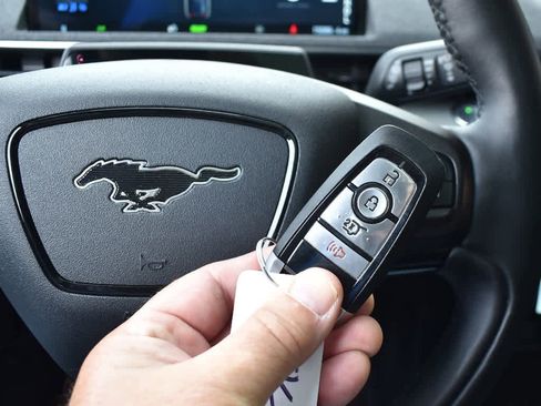 Used 2022 Ford Mustang Mach-E Premium image 13