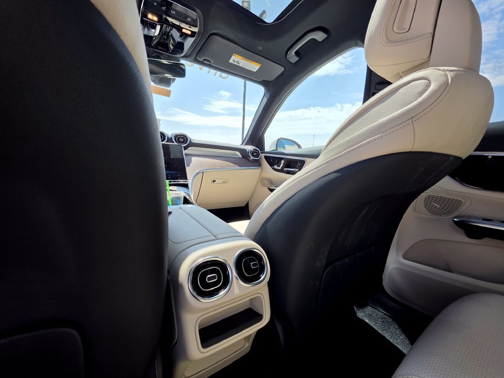 Used 2026 Mercedes-Benz GLC 300 image 21