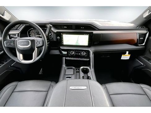 New 2025 GMC Sierra 3500 Denali w/ Denali Reserve Package image 5