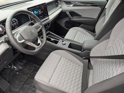 New 2026 Volkswagen Tiguan S image 5