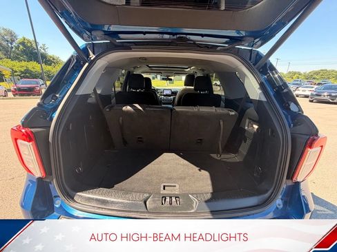 Used 2023 Ford Explorer XLT w/ Equipment Group 202A AWD/4WD image 10