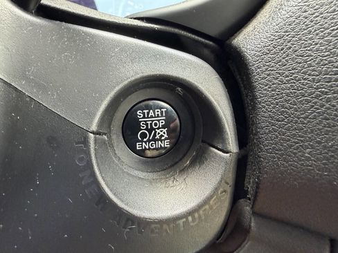 Used 2018 Jeep Renegade Sport w/ Power & Air Group FWD image 16