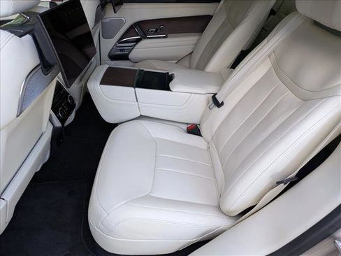 Used 2023 Land Rover Range Rover Autobiography image 13