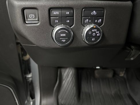 Used 2023 GMC Sierra 1500 Elevation image 33