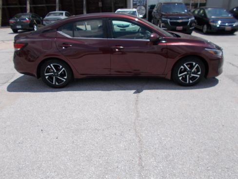 Used 2024 Nissan Sentra SV FWD image 5