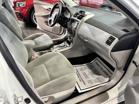 Used 2013 Toyota Corolla LE image 12