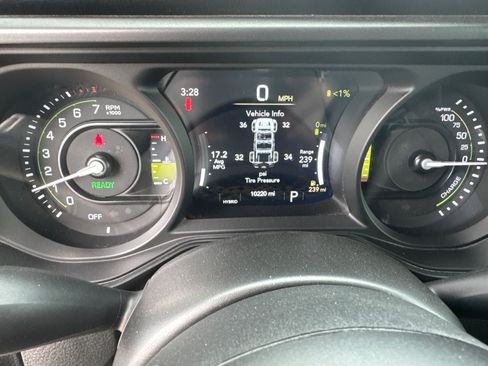 Used 2025 Jeep Wrangler Willys image 31