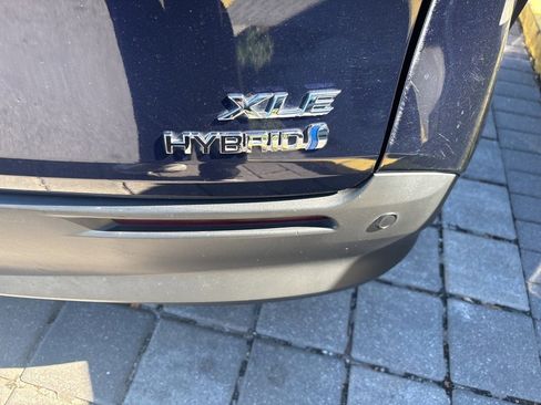 Used 2022 Toyota Sienna XLE image 5