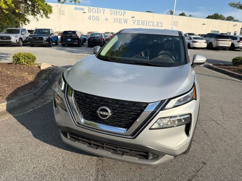 Used 2023 Nissan Rogue SV FWD image 4