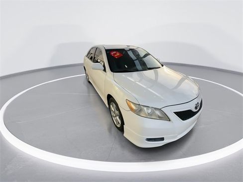 Used 2009 Toyota Camry SE image 3