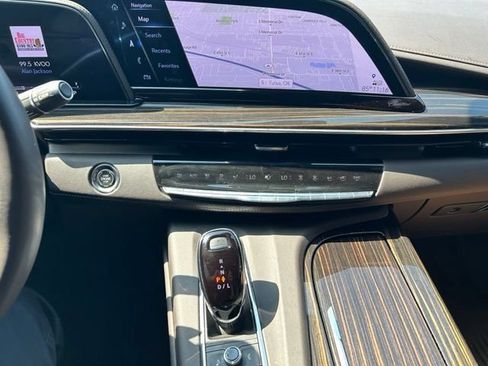 Used 2024 Cadillac Escalade Sport w/ LPO, ONYX Package AWD/4WD image 21