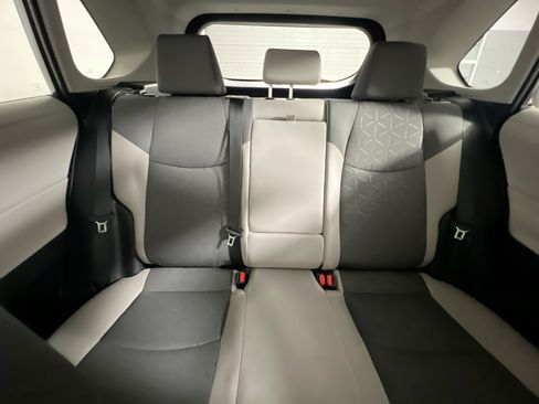 Used 2025 Toyota RAV4 XLE w/ Convenience Package FWD image 33