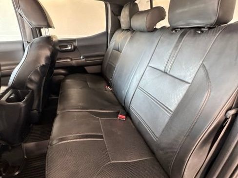 Used 2021 Toyota Tacoma TRD Sport w/ Technology Package RWD image 19
