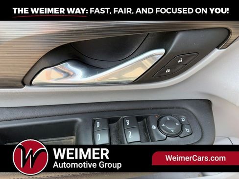 Used 2022 GMC Terrain SLT AWD/4WD image 22