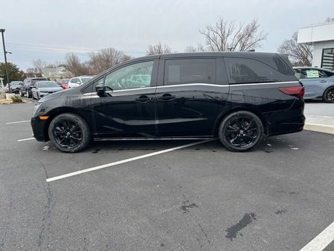Used 2023 Honda Odyssey Sport image 11