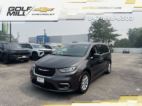Used 2023 Chrysler Pacifica Touring-L FWD image 1