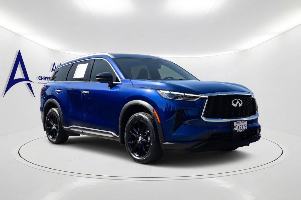Used 2023 INFINITI QX60 Luxe w/ Cargo Package FWD image 4