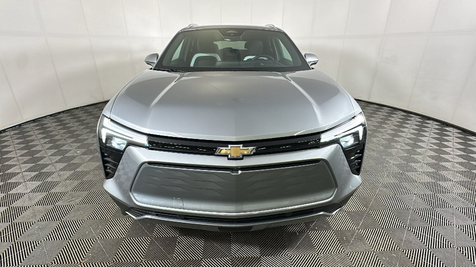 Used 2024 Chevrolet Blazer EV LT AWD/4WD image 9