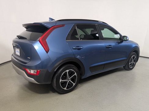 Used 2023 Kia Niro EX FWD image 6