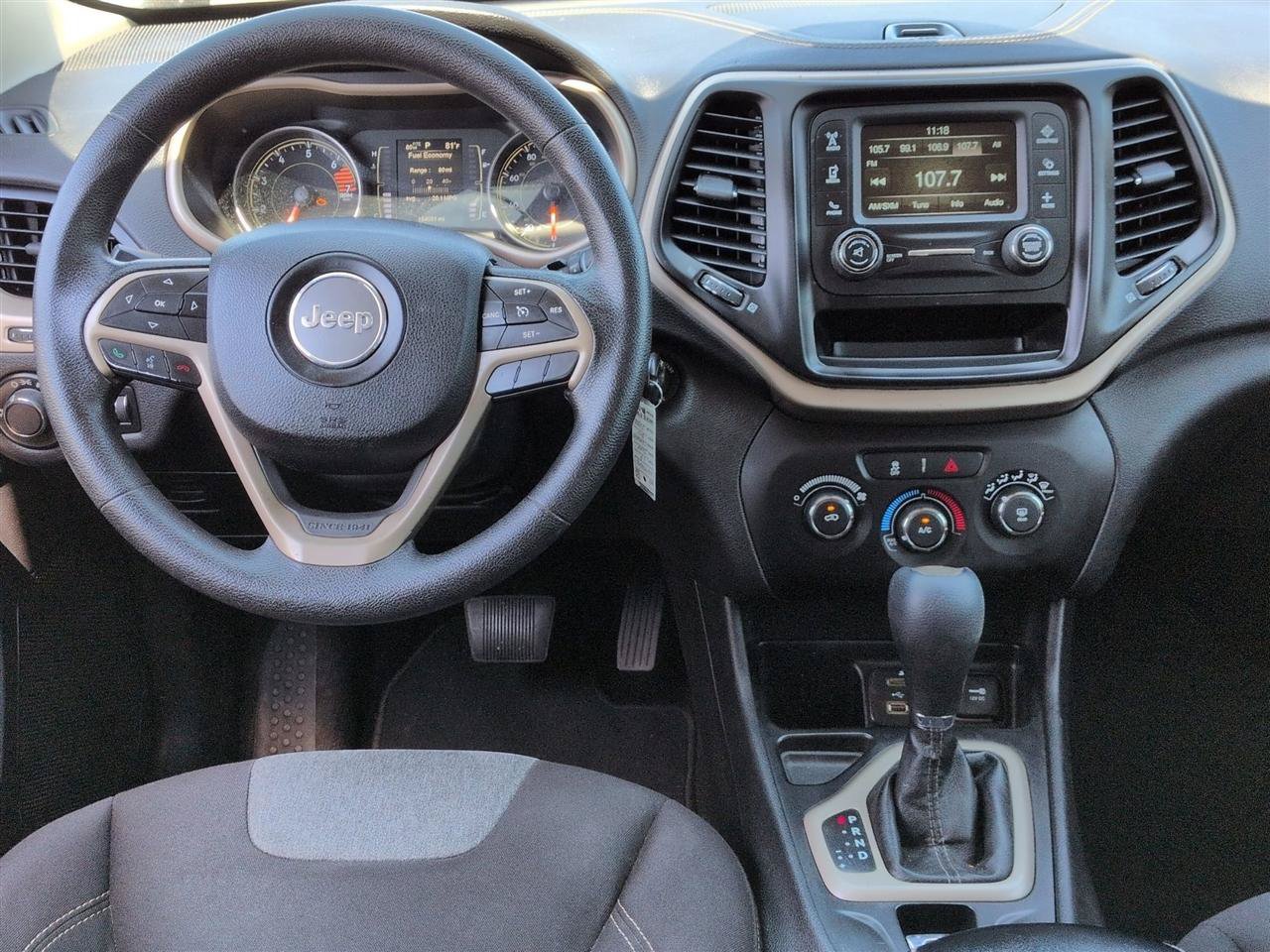 Used 2017 Jeep Cherokee Sport FWD image 29