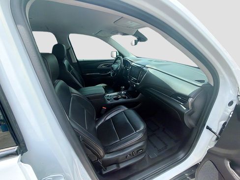 Used 2020 Chevrolet Traverse RS FWD image 29