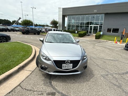 Used 2014 MAZDA MAZDA3 i Touring w/ Technology Package FWD image 3