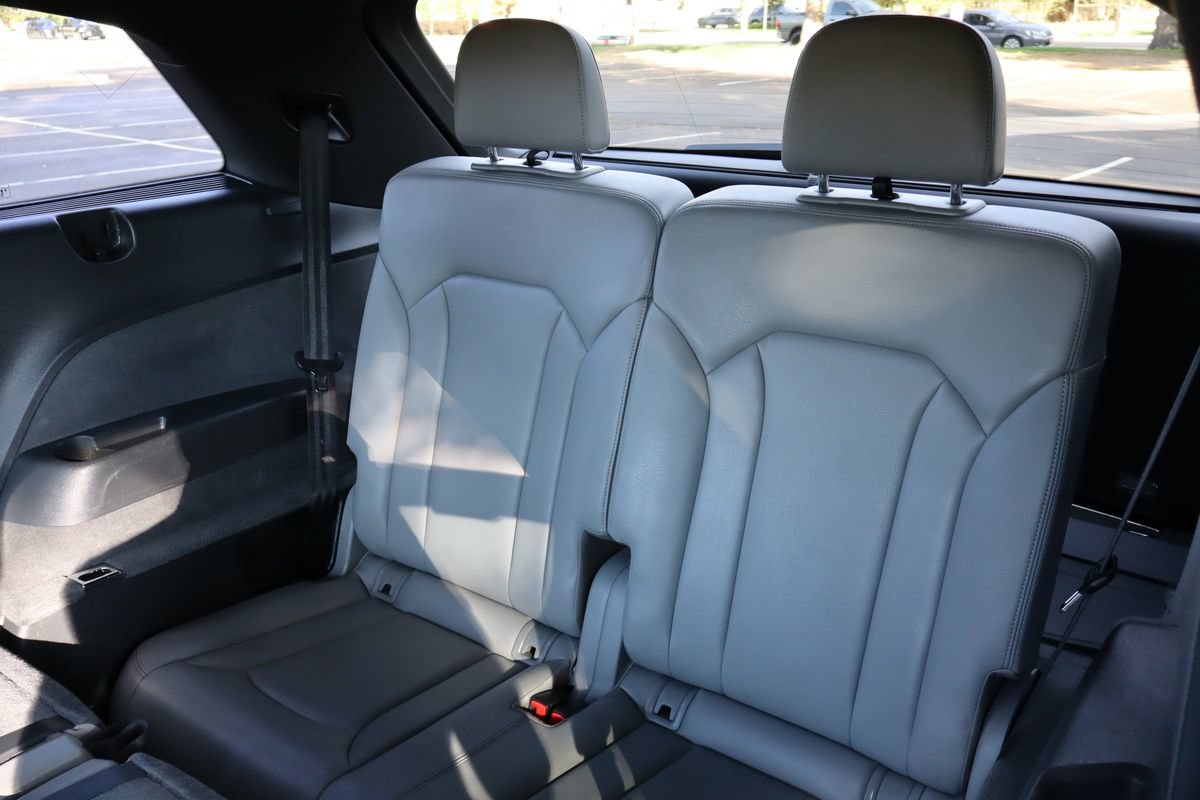 Used 2019 Audi Q7 3.0T Prestige w/ Prestige Package AWD/4WD image 21