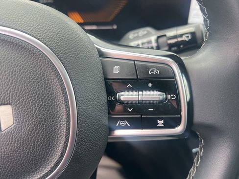 Certified 2025 Kia Sorento S w/ Panoramic Sunroof Package image 62