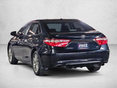Used 2017 Toyota Camry SE w/ Moonroof Package image 8
