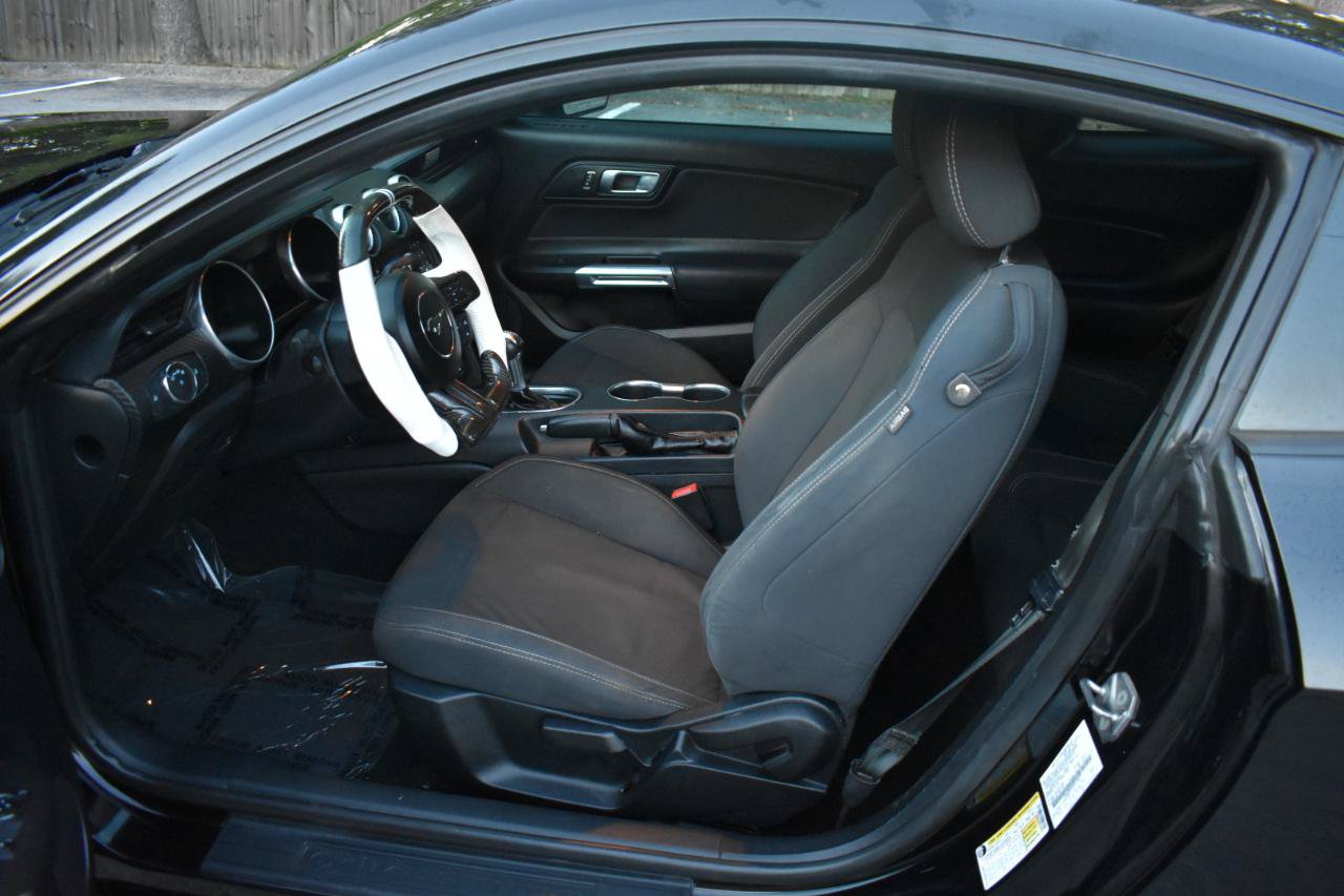 Used 2019 Ford Mustang Coupe RWD image 12