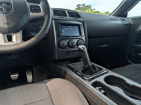 Used 2014 Dodge Challenger R/T RWD image 22