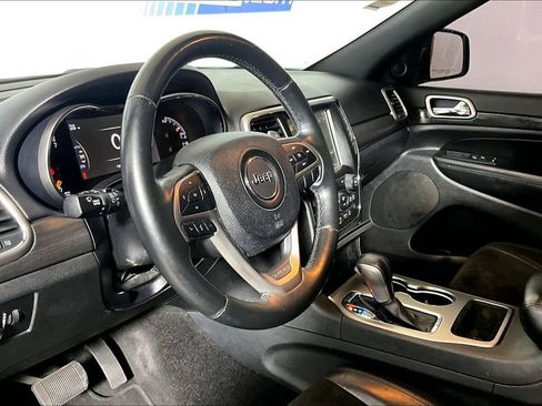Used 2017 Jeep Grand Cherokee Altitude image 10