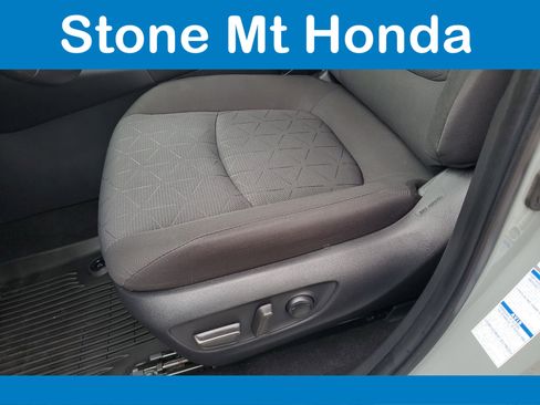 Used 2022 Toyota RAV4 XLE image 19